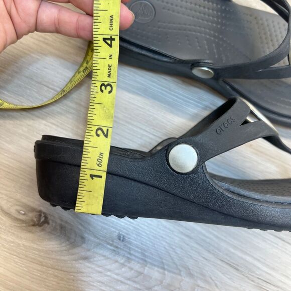 Crocs Sanrah 203342 Black Silver Circle Wedge Slip On Thong Sandals US Women’s 7 - Picture 9 of 10